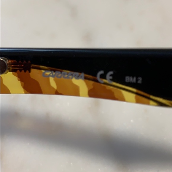 Carrera “Naska 2” Unisex Sunglasses w/case ? ☀️ main image 3